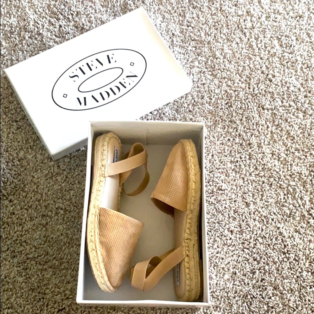 SOLD!  Espadrilles Marlene nude Steve Madden